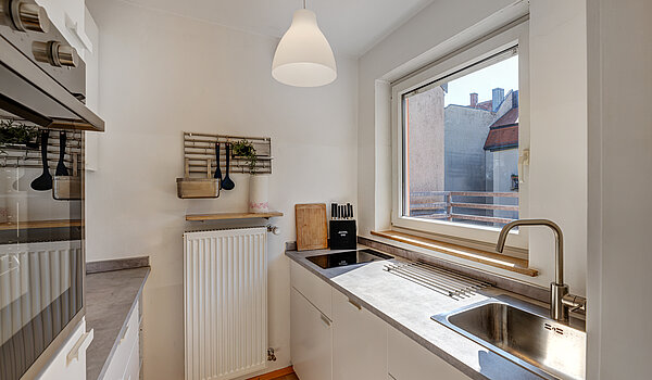 Etagenwohnung mit 1 Zimmer | München-Schwabing | 70449 | Separate Küche mit ...