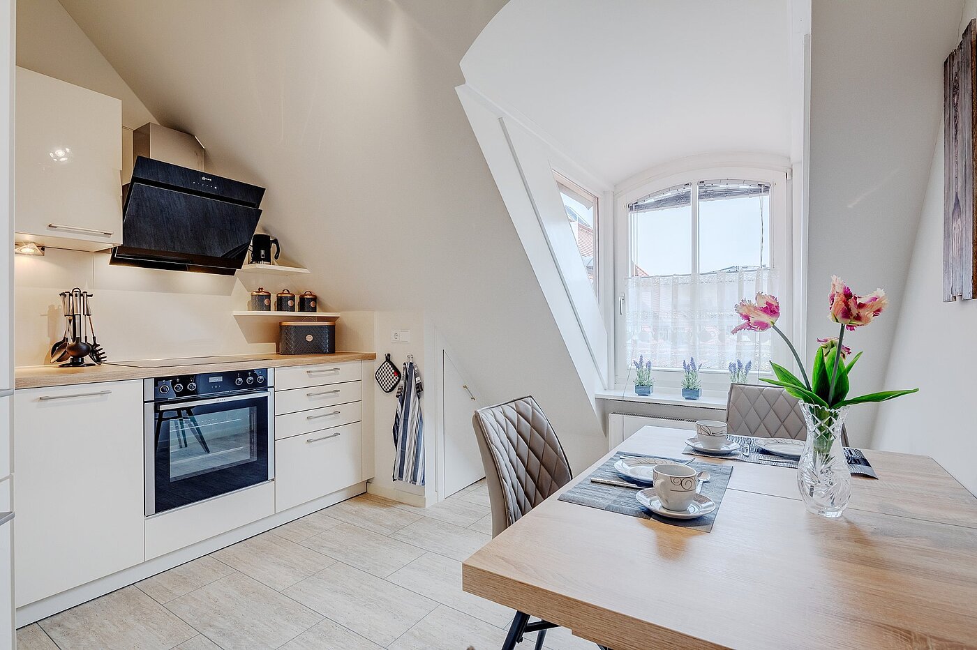 Etagenwohnung mit 2.5 Zimmern | München-Moosach | 2012ML4 | Geschmackvolle Einbauküche...