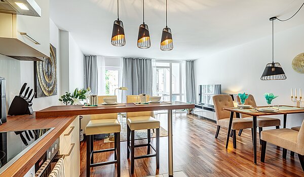 Etagenwohnung mit 2 Zimmern | München-Schwabing | 70434 | ...und Frühstückstheke...