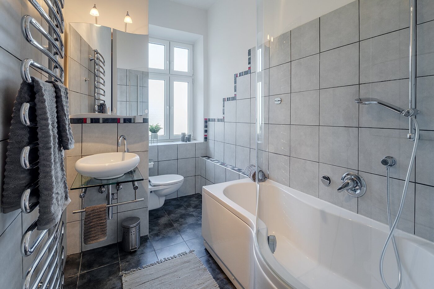 Etagenwohnung mit 5 Zimmern | München-Au | 2009ML3 | Wannenbad mit Fenster...
