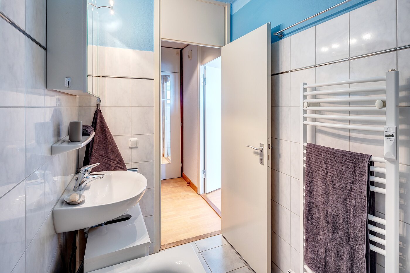 Etagenwohnung mit 1 Zimmer | München-Solln | 700901 | Bad mit Handtuchheizkörper...