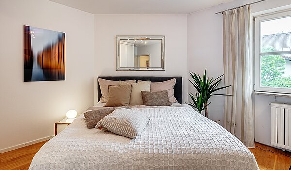 Etagenwohnung mit 3 Zimmern | München-Harlaching | 2108ML3 | Helles Schlafzimmer...