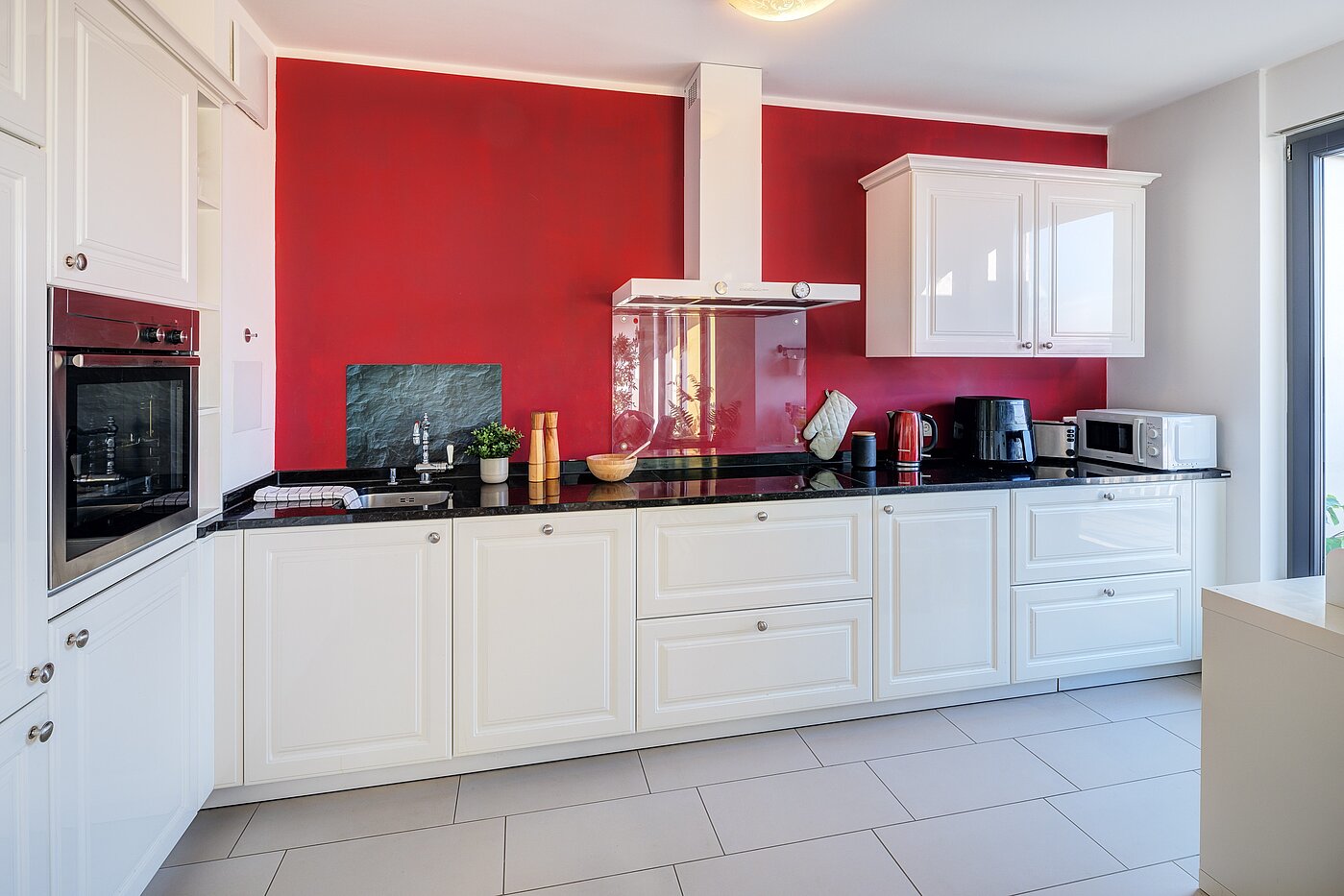 Dachgeschosswohnung mit 3 Zimmern | München-Riem | 701701 | ...offener Küche mit...