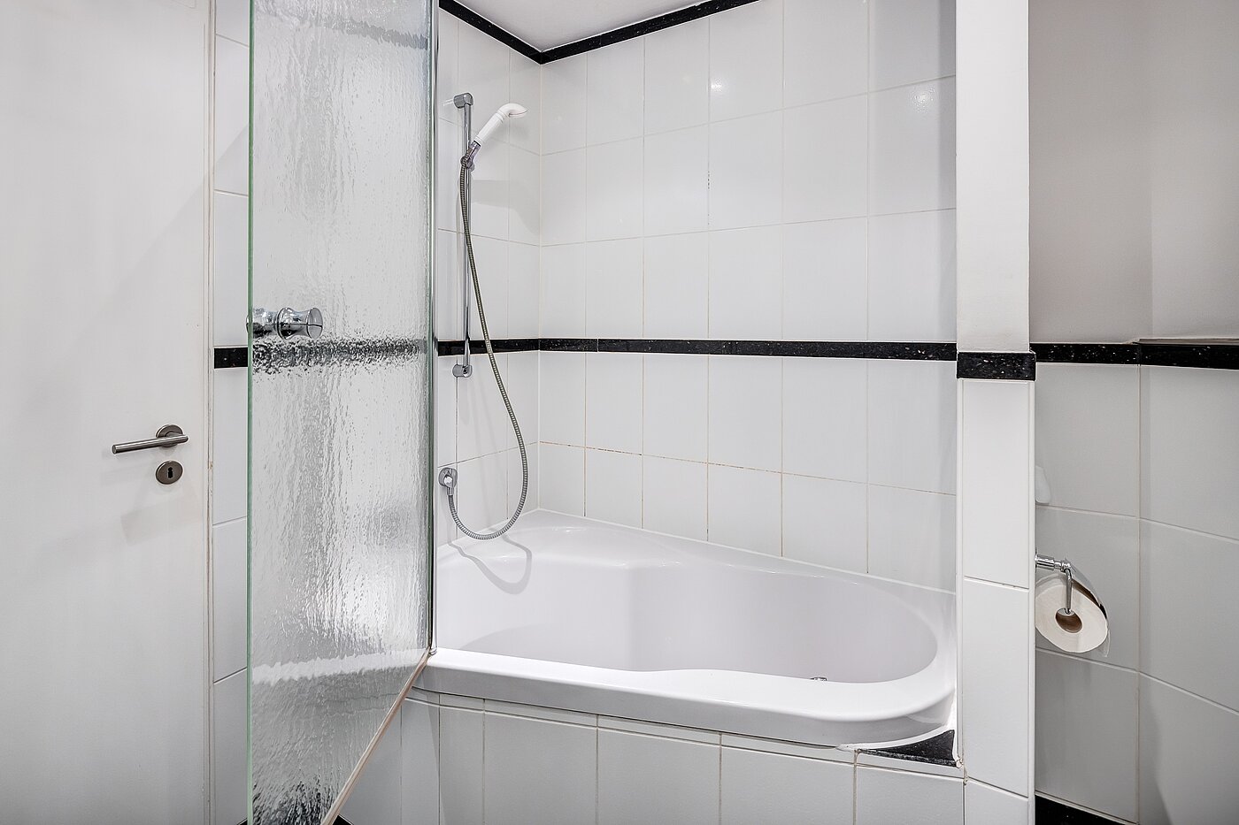 Etagenwohnung mit 3 Zimmern | München-Schwabing | 2202ML12 | ...mit ergonomischer Badewanne
