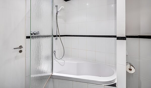 Etagenwohnung mit 3 Zimmern | München-Schwabing | 2202ML12 | ...mit ergonomischer Badewanne