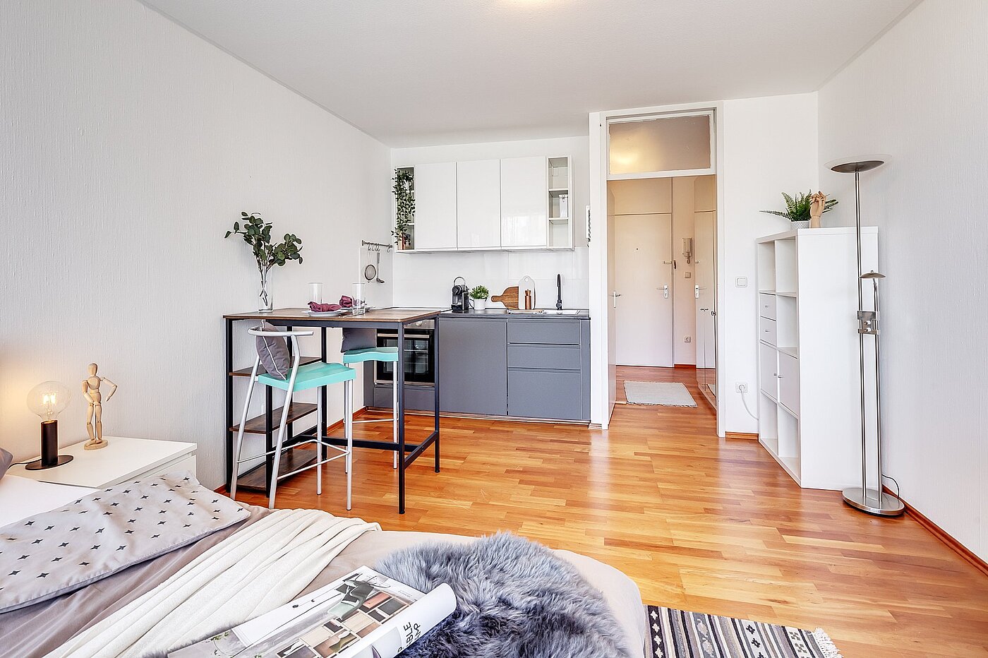 Etagenwohnung mit 1 Zimmer | München-Bogenhausen | 2103ML6 | Der Wohnraum klar strukturiert