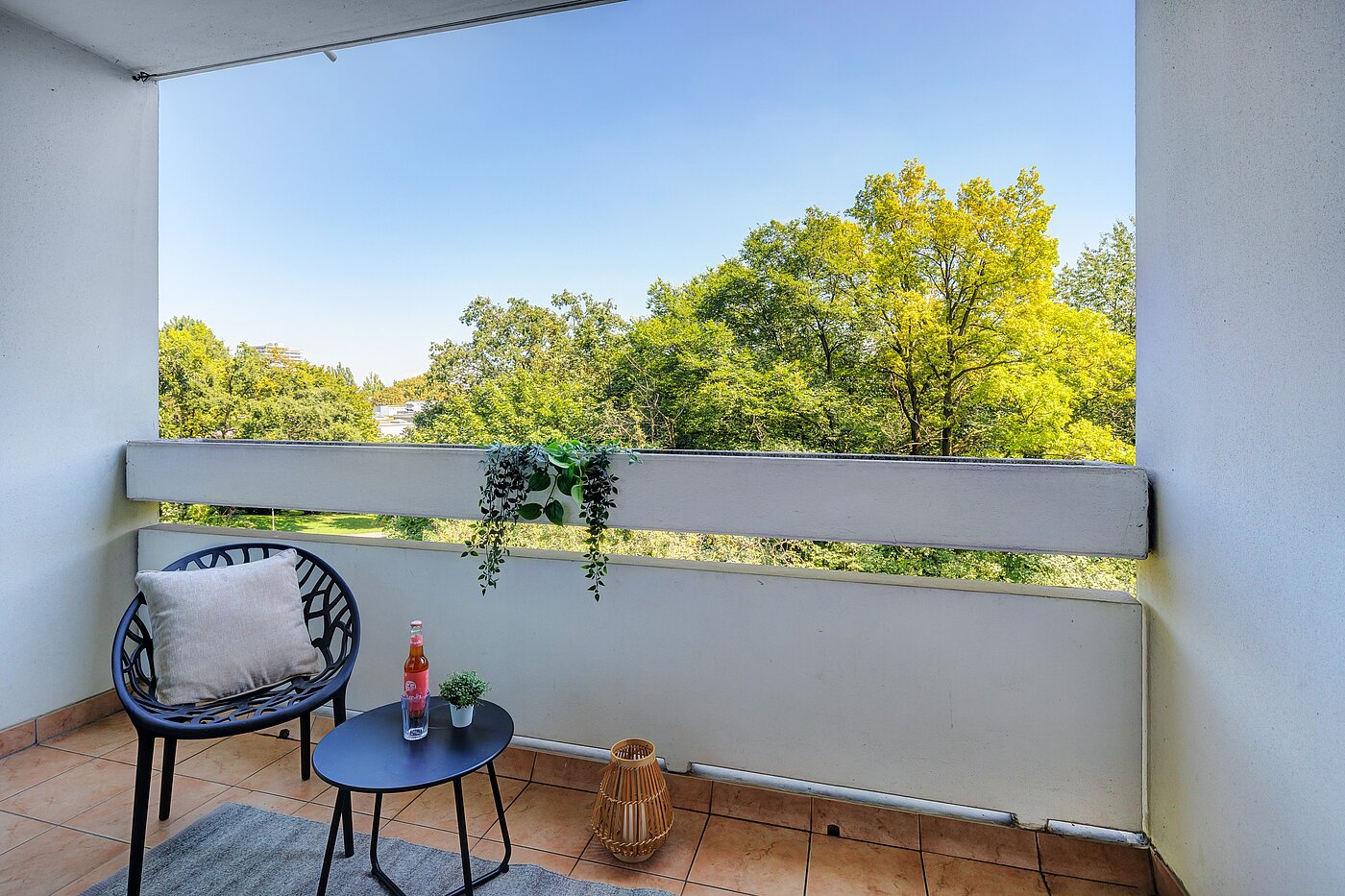 Etagenwohnung mit 3 Zimmern | München-Bogenhausen | 70261 | ...und Balkon