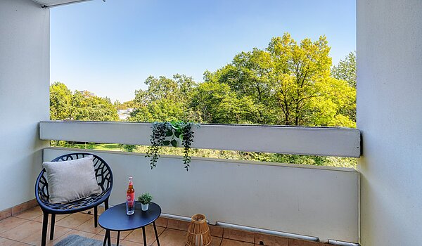 Etagenwohnung mit 3 Zimmern | München-Bogenhausen | 70261 | ...und Balkon