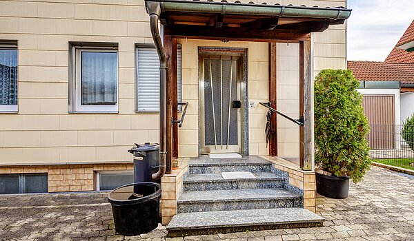 Einfamilienhaus mit 6 Zimmern | Unterschleißheim | 2209ML7 | Hauseingang