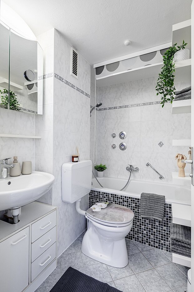 Etagenwohnung mit 1 Zimmer | München-Berg am Laim | 2003ML15 | Badezimmer mit Wanne