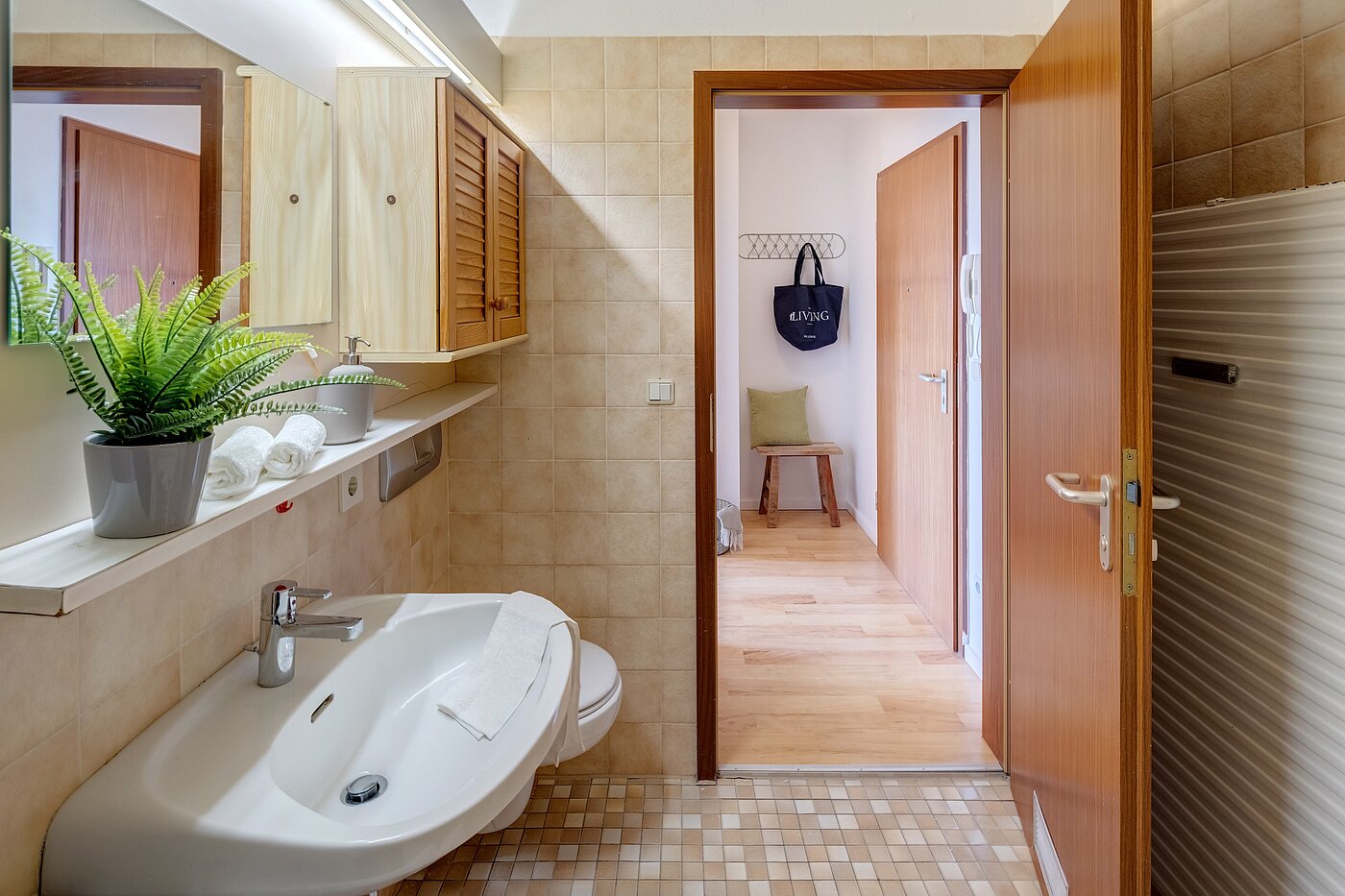 Etagenwohnung mit 1 Zimmer | Starnberg | 2202ML2 | Vom Bad in den Flur