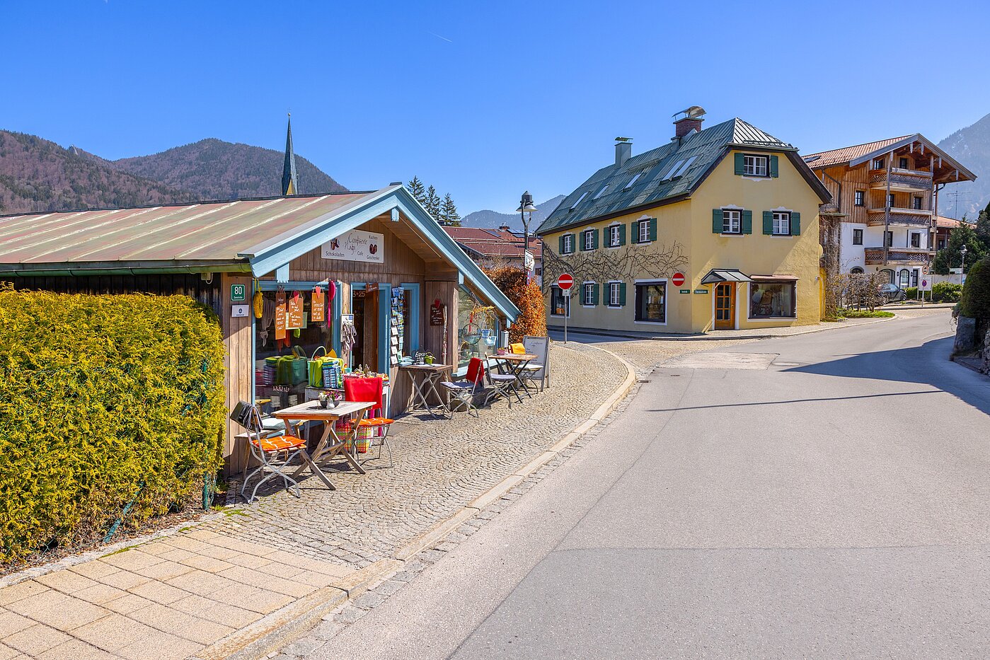 Mehrfamilienhaus mit 11 Zimmern | Rottach-Egern | 70215 | Eigene Bootshütte