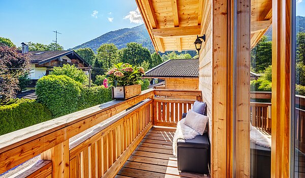 Etagenwohnung mit 6 Zimmern | 70095 | Individueller Balkon zur Suite