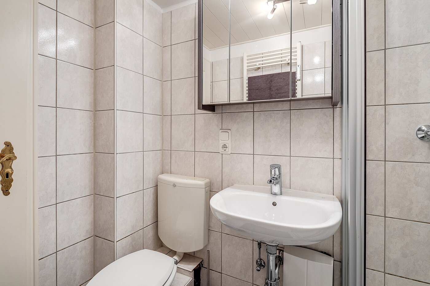 Etagenwohnung mit 1 Zimmer | München | 70073 | ...zum Duschbad