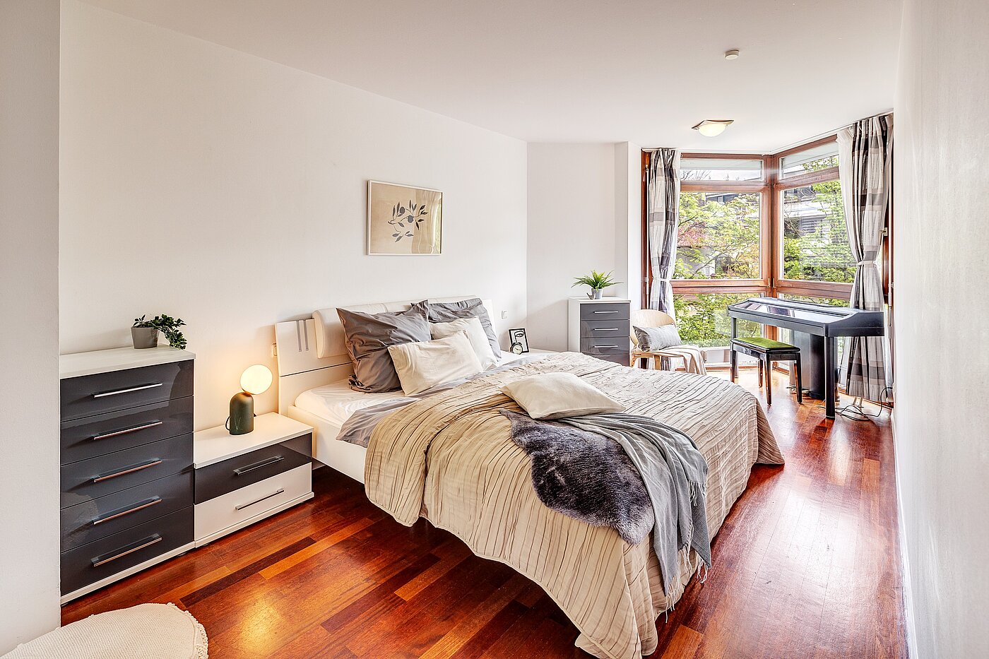 Etagenwohnung mit 3 Zimmern | München-Schwabing | 2202ML12 | Blick ins Schlafzimmer...