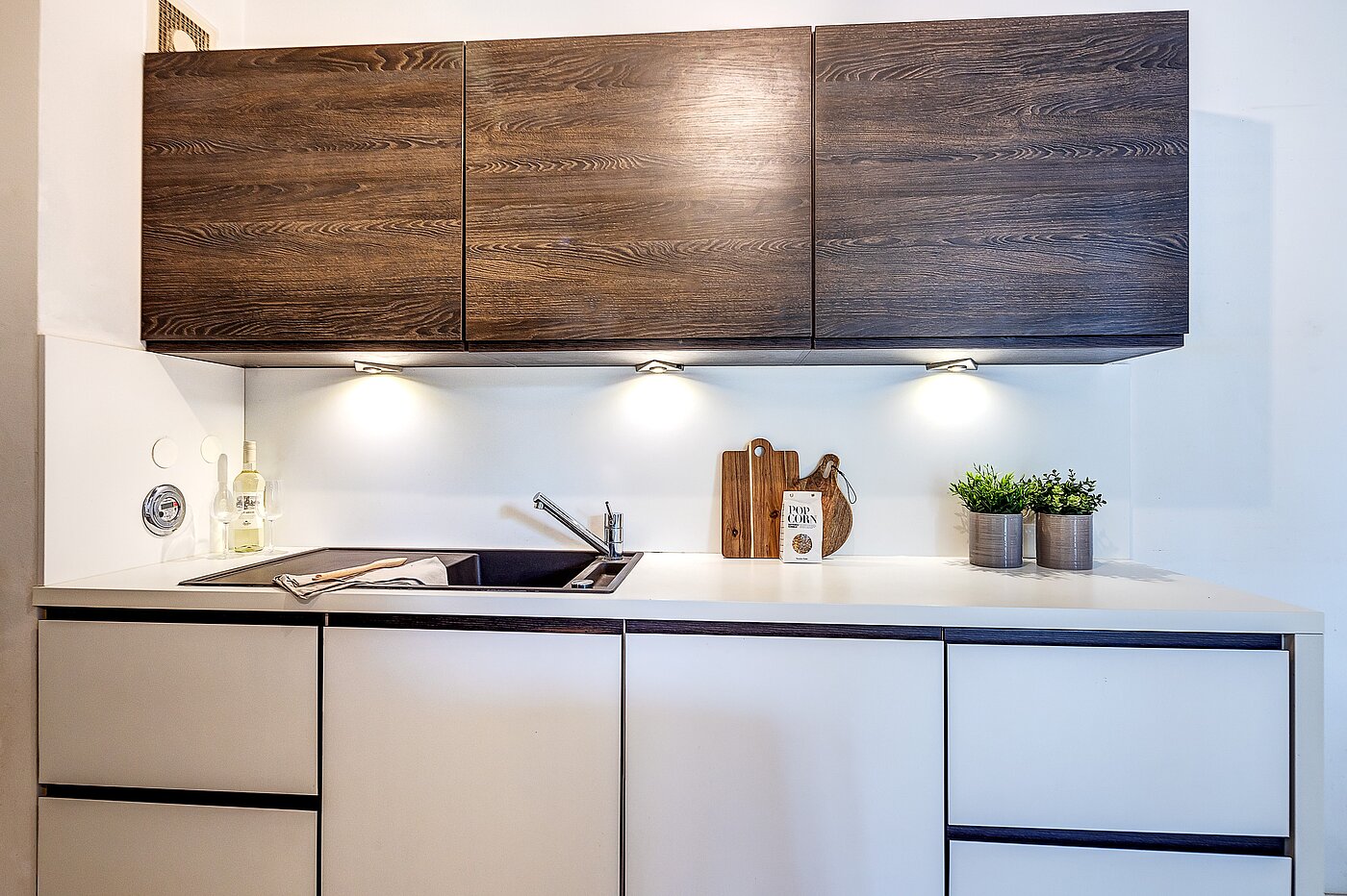 Erdgeschosswohnung mit 2.5 Zimmern | München-Harlaching | 70018 | ...Ober-/ Unterschränken und...