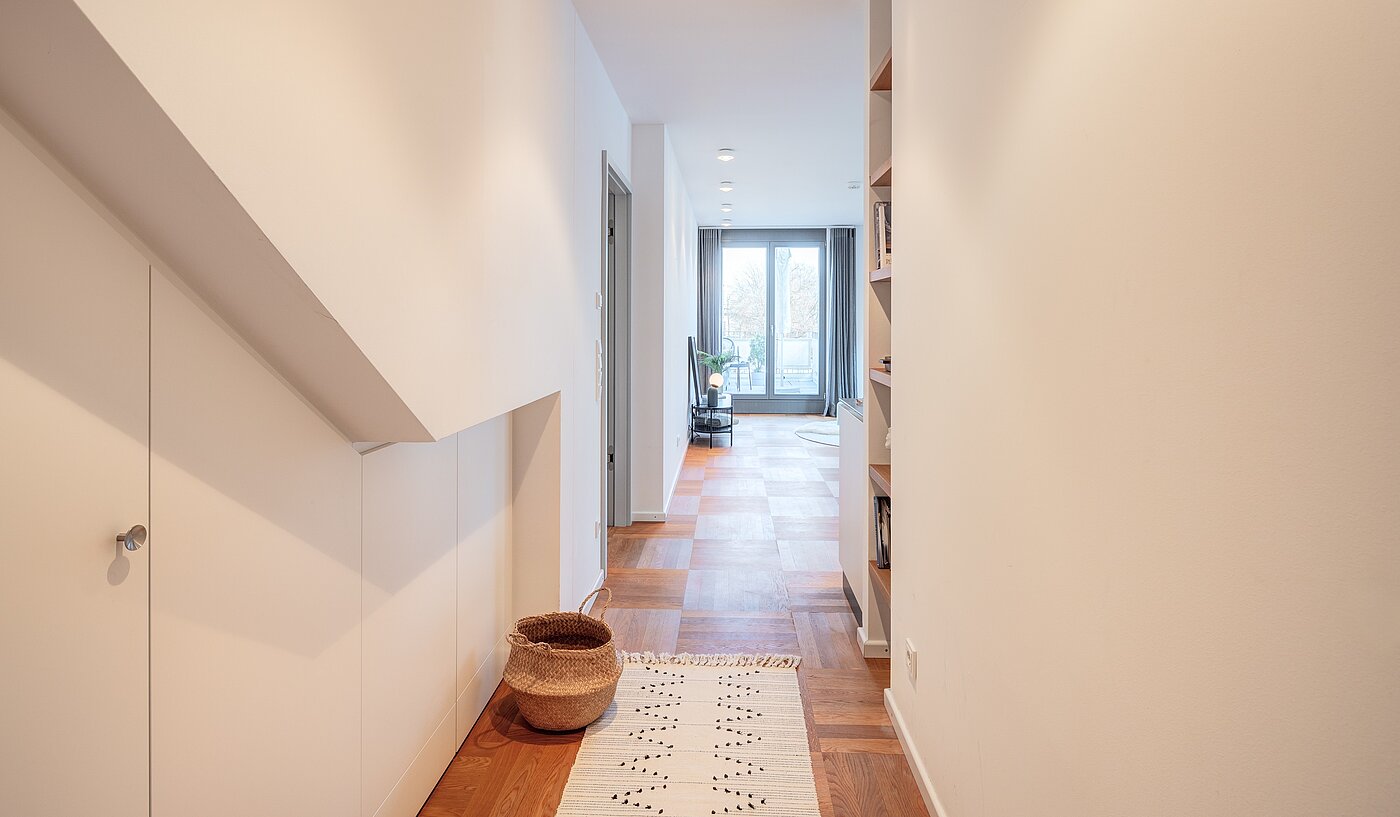 Etagenwohnung mit 2 Zimmern | München-Schwabing | 70195 | Eingangsbereich mit...