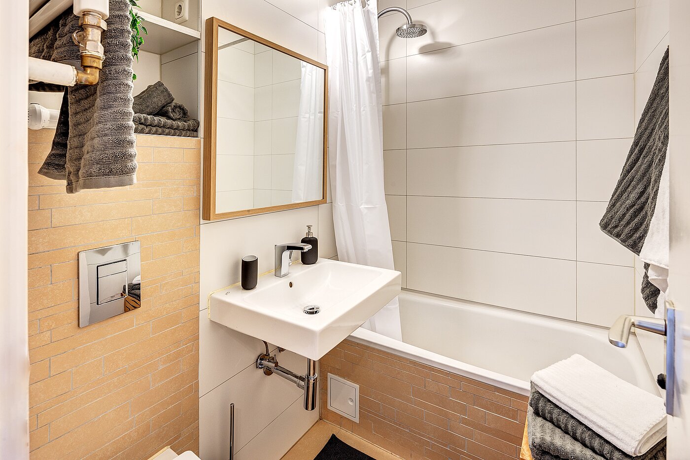 Etagenwohnung mit 1 Zimmer | München-Schwabing | 2210ML3 | Bad mit Wanne...
