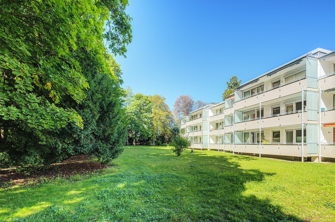 Etagenwohnung mit 3.5 Zimmern | 70284 | Parkähnliches Grundstück