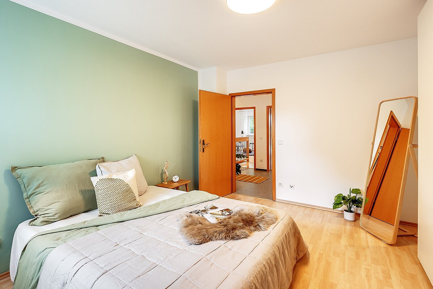 Etagenwohnung mit 3 Zimmern | München-Hasenbergl | 2105ML10 | Schlafzimmer mit ...