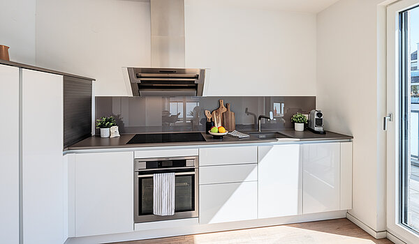 Penthouse mit 2 Zimmern | München-Bogenhausen | 70385 | Moderne Einbauküche