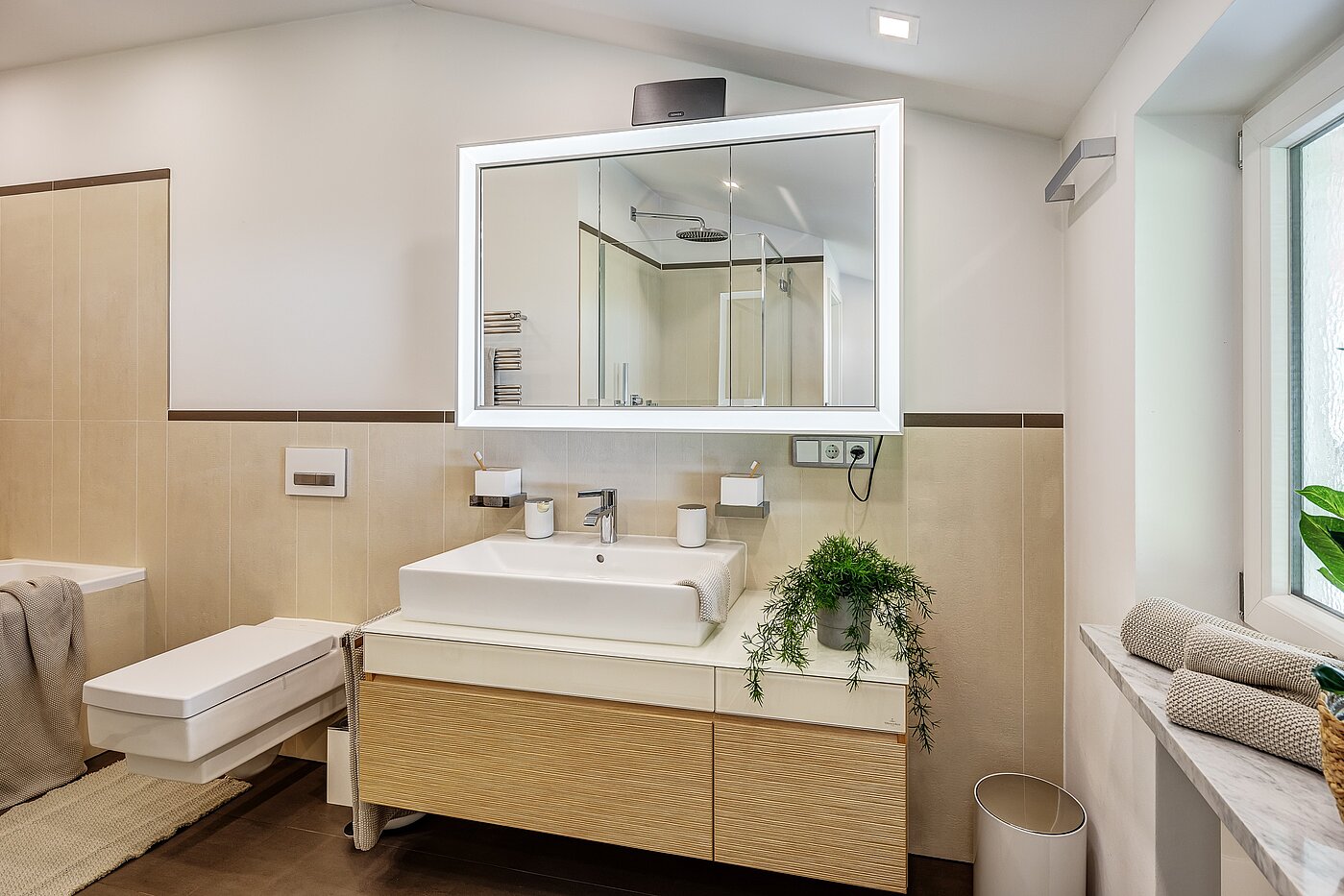 Reiheneckhaus mit 3 Zimmern | Kreuth | 70037 | ...großem Waschtisch...