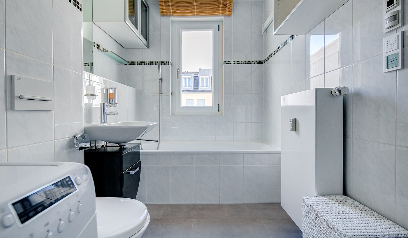 Etagenwohnung mit 2 Zimmern | München-Laim | 700241 | Waschmaschine und Badewanne