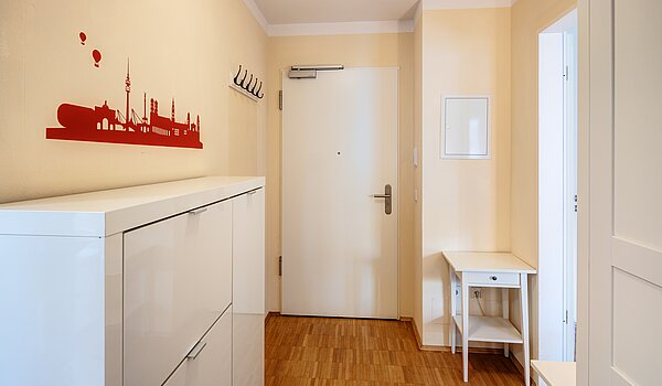 Etagenwohnung mit 2 Zimmern | München-Schwabing | 703161 | Wohnungstür