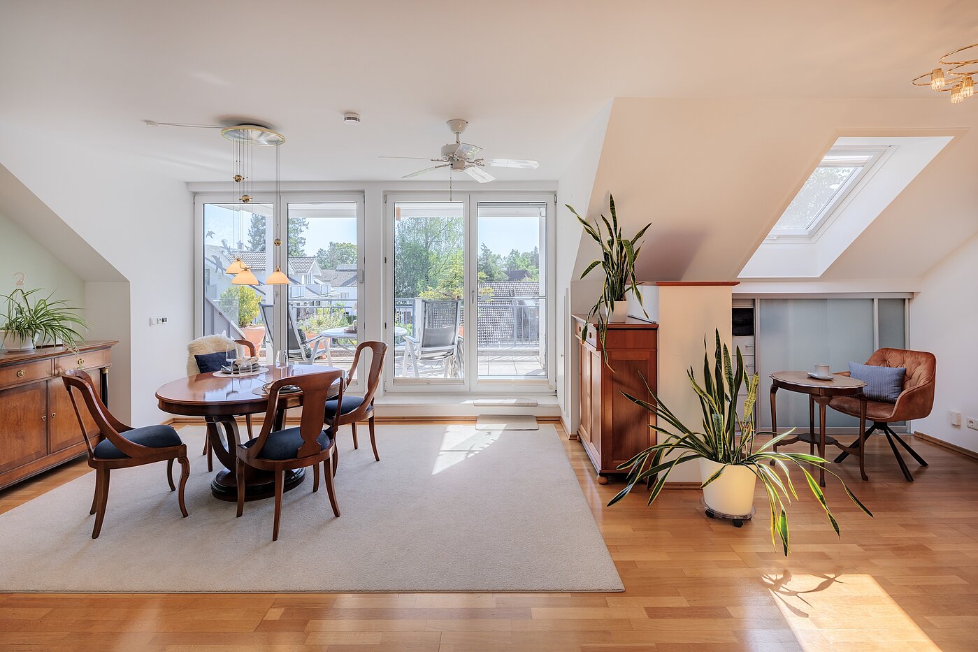 Dachgeschosswohnung mit 3 Zimmern | 70501 | Essen und...