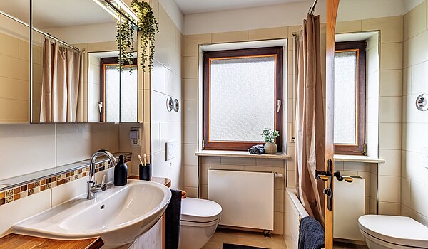 Etagenwohnung mit 3 Zimmern | München-Trudering | 70481 | Tageslichtbad...