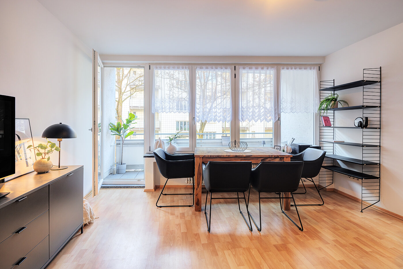 Apartment mit 1 Zimmer | München-Schwabing | 70211 | Ess-/Arbeitsbereich