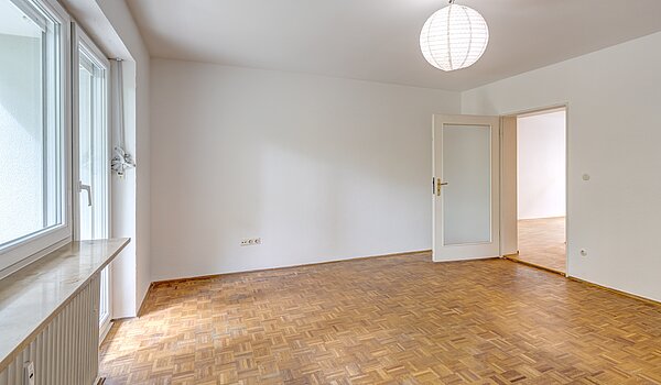 Erdgeschosswohnung mit 2.5 Zimmern | München-Schwabing | 70441 | Wohnzimmer