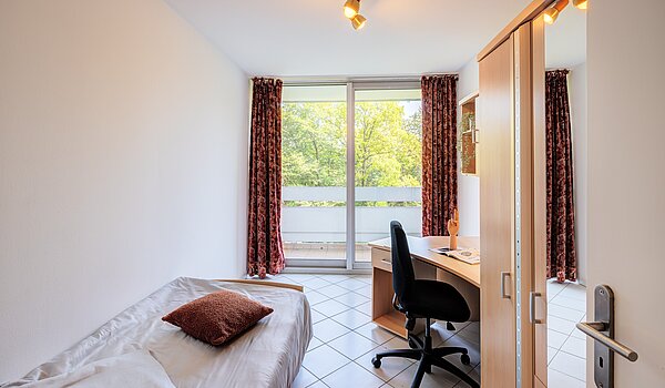 Etagenwohnung mit 3 Zimmern | München-Bogenhausen | 70261 | Arbeitszimmer...