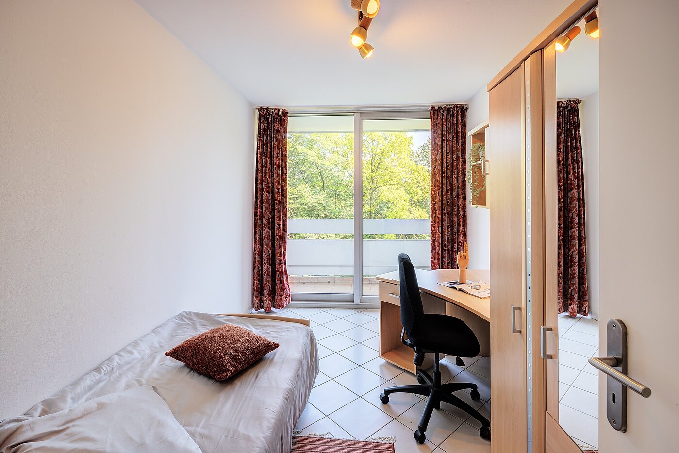 Etagenwohnung mit 3 Zimmern | München-Bogenhausen | 70261 | Arbeitszimmer...