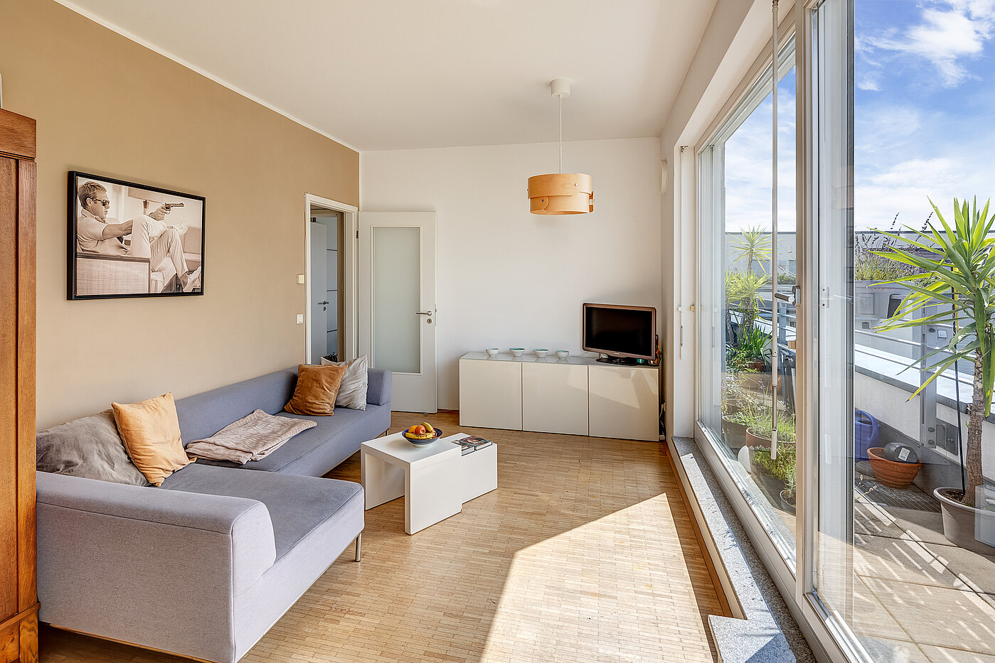 Etagenwohnung mit 2 Zimmern | München-Schwabing | 70153 | Gemütliches Wohnzimmer...