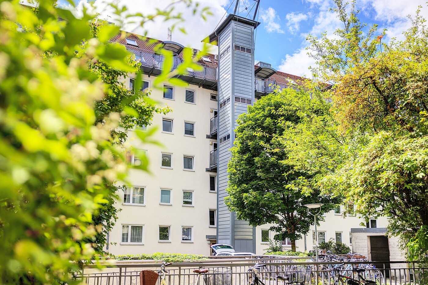 Etagenwohnung mit 1 Zimmer | München-Schwabing | 70454 | Hausansicht mit...