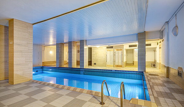 Erdgeschosswohnung mit 2 Zimmern | München-Schwabing | 70394 | Schwimmbad