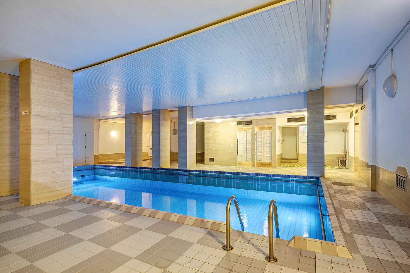 Erdgeschosswohnung mit 2 Zimmern | München-Schwabing | 70394 | Schwimmbad