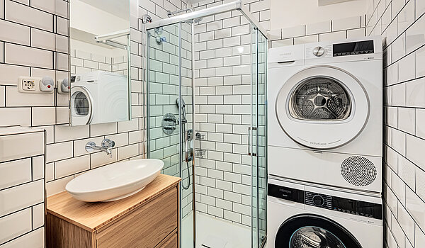 Etagenwohnung mit 3 Zimmern | München-Au | 70447 | Badezimmer mit Waschmaschine