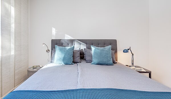 Erdgeschosswohnung mit 2 Zimmern | München-Moosach | 70462 | Großes Bett