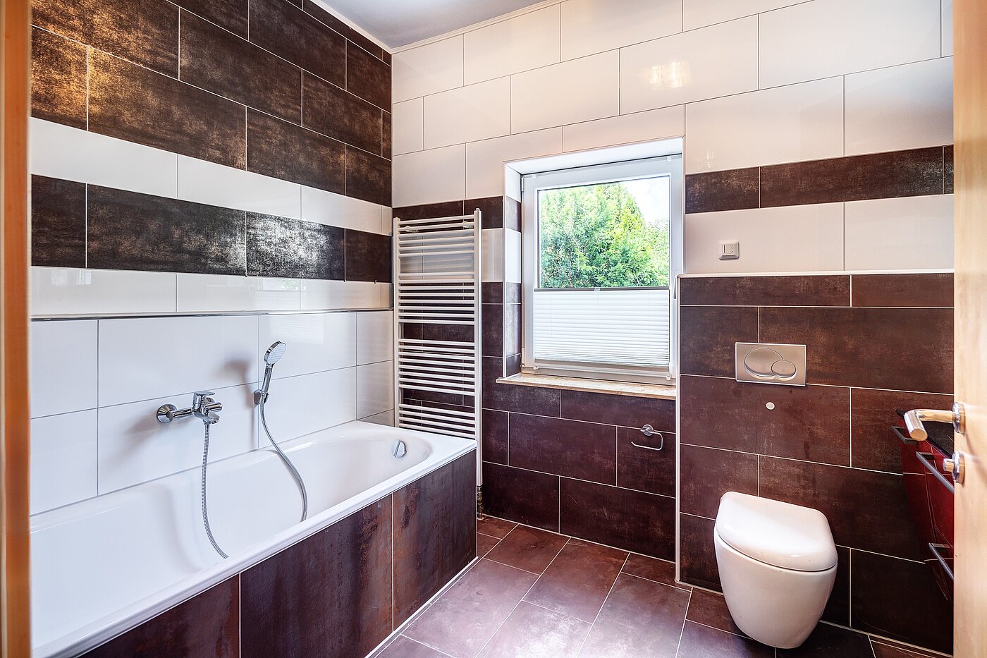 Doppelhaushälfte mit 6.5 Zimmern | Unterschleißheim | 70122 | ... mit Badewanne