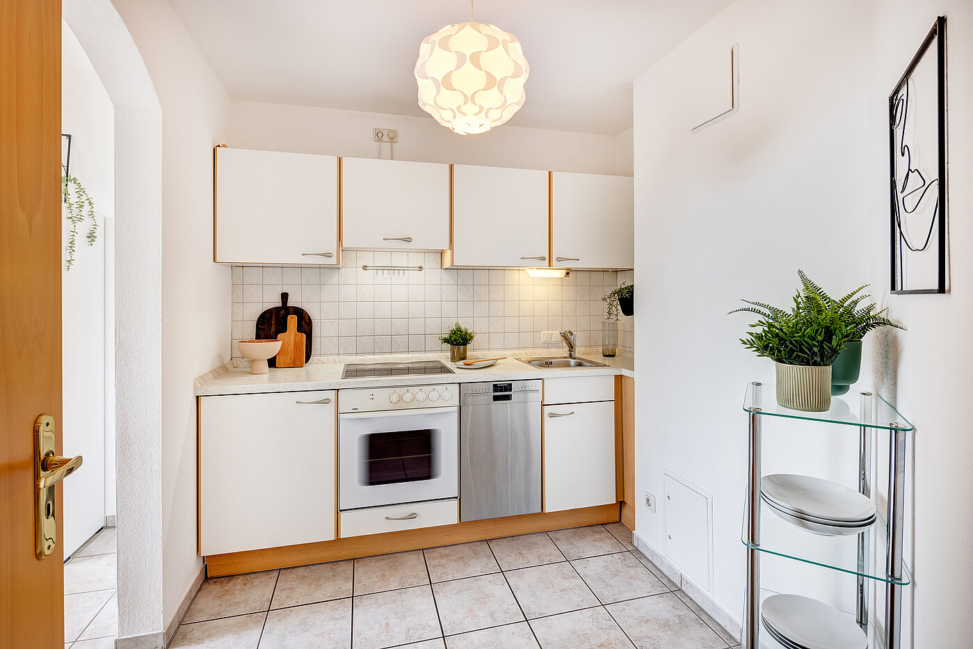 Etagenwohnung mit 2 Zimmern | Unterschleißheim | 70138 | ...Küche mit Einbauküche