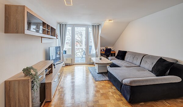 Etagenwohnung mit 2 Zimmern | Poing | 70373 | ...Wohnbereich mit...