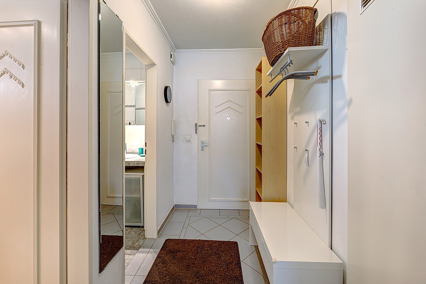 Etagenwohnung mit 2 Zimmern | München-Milbertshofen | 701801 | Flur Richtung Eingang