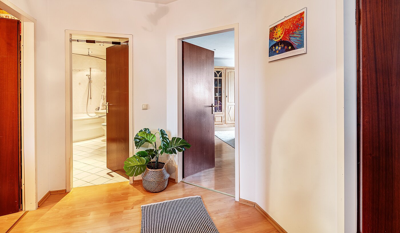 Etagenwohnung mit 2 Zimmern | Germering | 70029 | Geräumige Diele