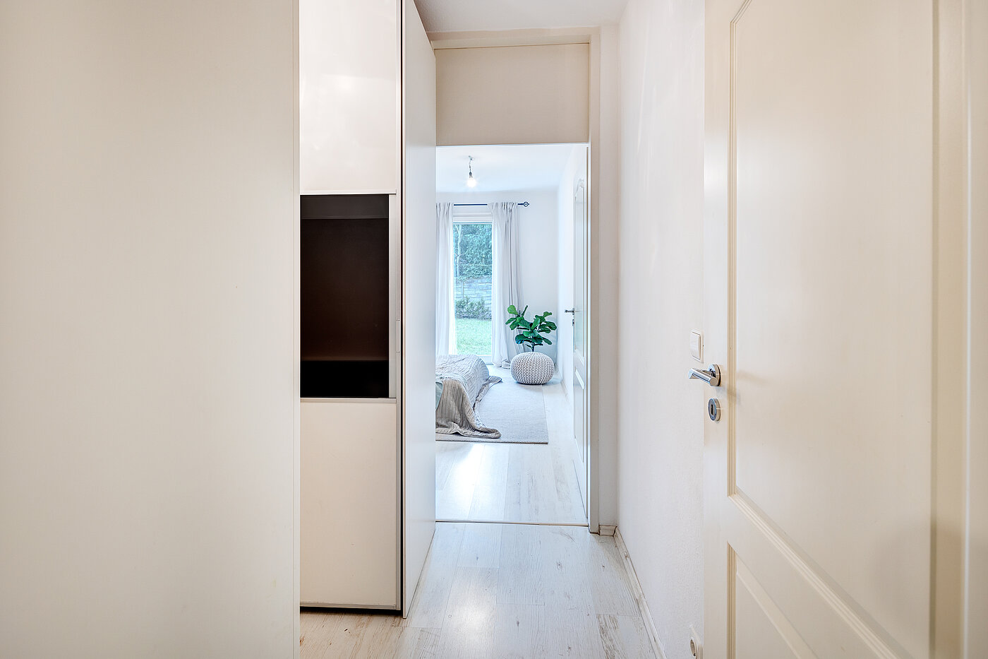 Erdgeschosswohnung mit 2.5 Zimmern | 70018 | Kleiner Flur mit...