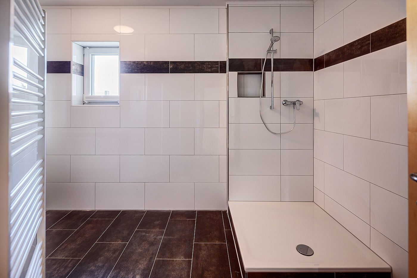 Doppelhaushälfte mit 6.5 Zimmern | Unterschleißheim | 70122 | ...mit großer Dusche