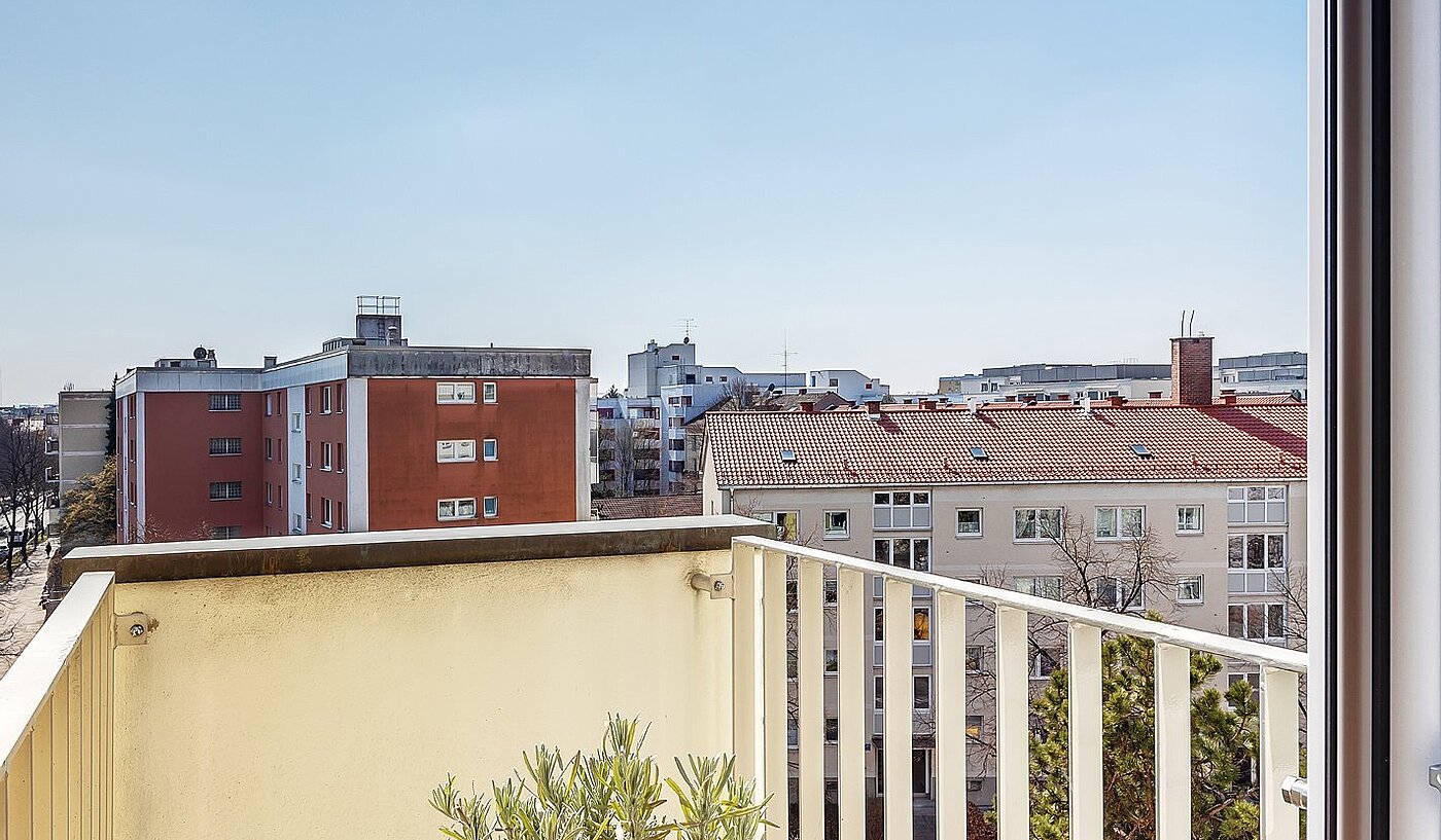 Etagenwohnung mit 2 Zimmern | München-Sendling-Westpark | 2003ML10 | ...und kleinem Balkon