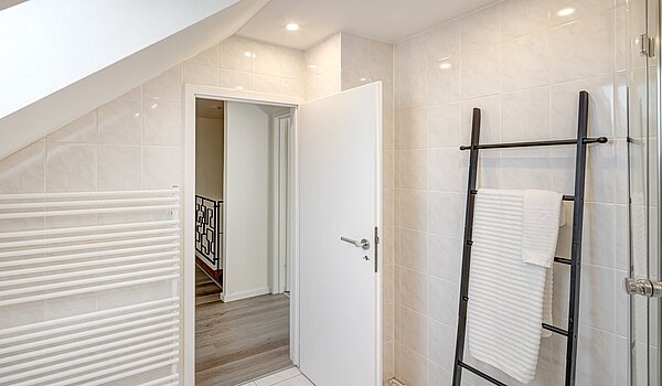 Reihenmittelhaus mit 5 Zimmern | Unterschleißheim | 70187 | ...mit Handtuchheizkörper