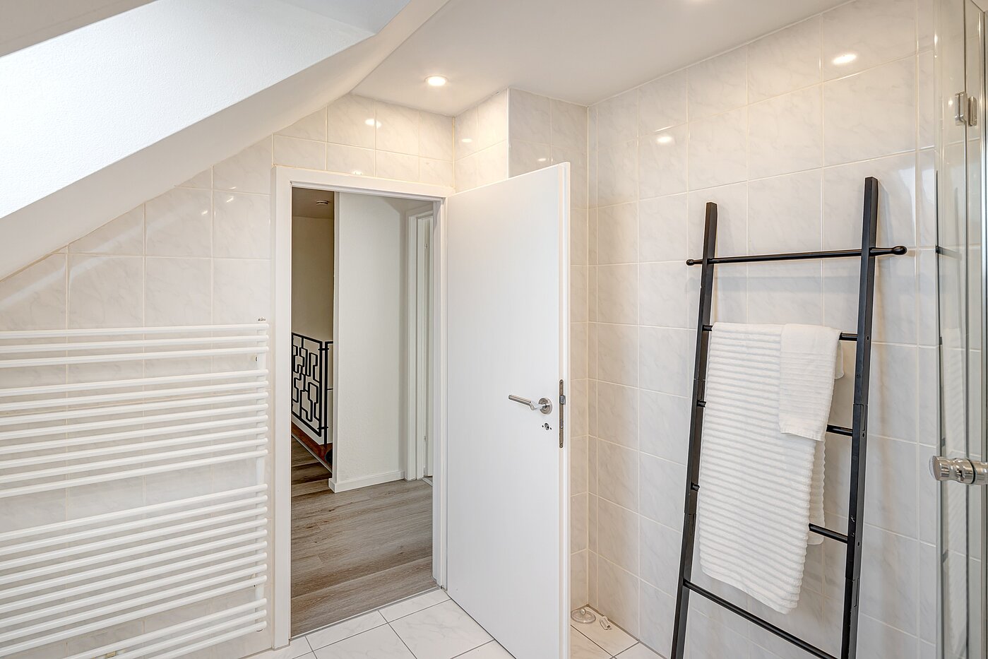 Reihenmittelhaus mit 5 Zimmern | Unterschleißheim | 70187 | ...mit Handtuchheizkörper